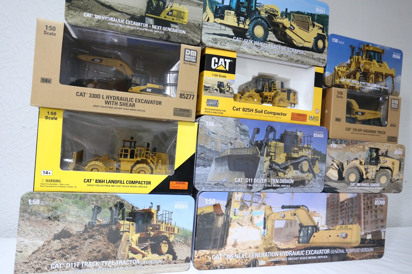 三菱 CAT 建機ミニカーを売るなら建機模型の買取実績豊富な当店にお気軽にお問い合わせください！